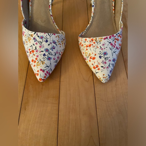 Heels - Picture 4 of 7